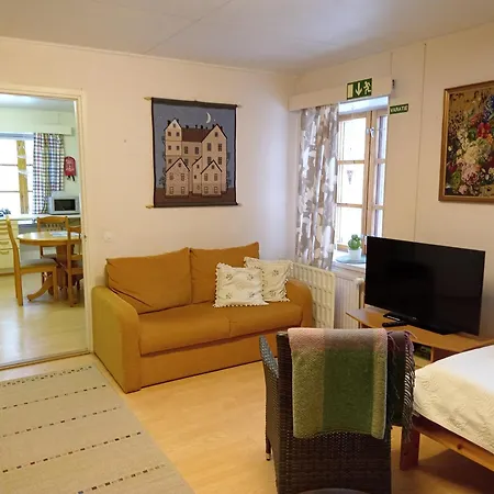 بيت ريفي Koveron Majatalo Kovero