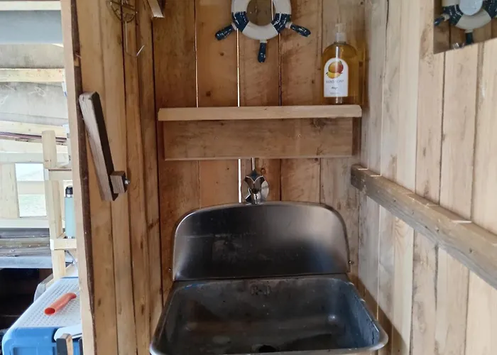 Koveron Majatalo אורחן *